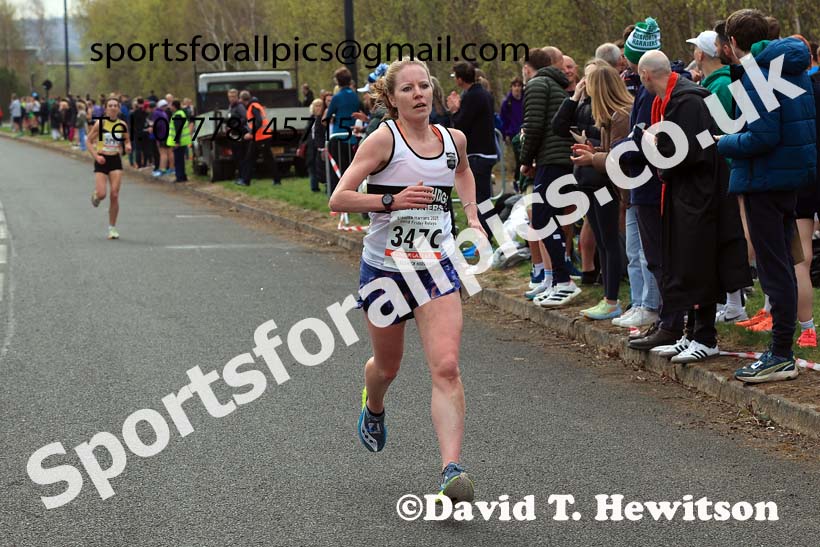 SSenior womens relay, 2025 Elswick Harriers Good Friday Road Relays, Newburn, Newcastle upon Tyne. Photo: David T. Hewitson/Sports for All Pics